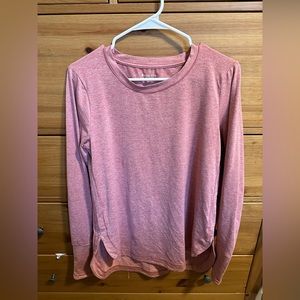 Athleta Long Sleeve Uptempo Tee in Salmon Pink - Size Medium